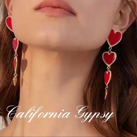 Heart Dangle Earrings❤️ - Picture 3 of 7